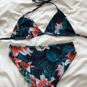 women’s xs/small bikini set